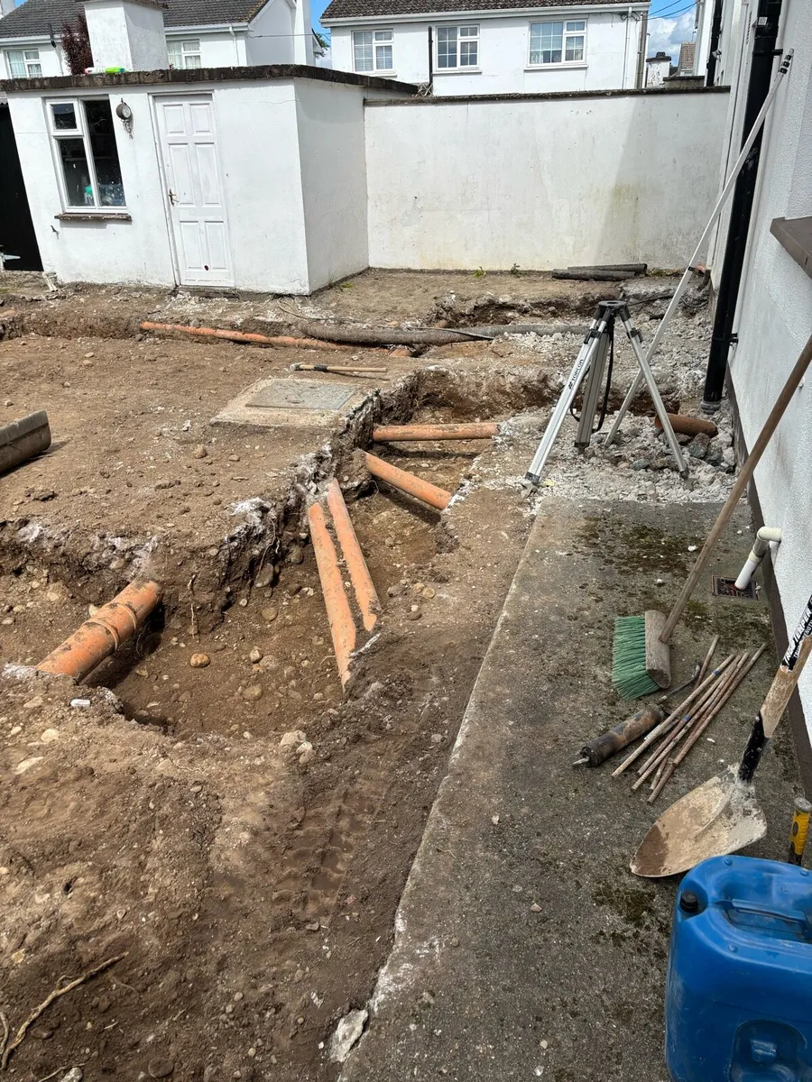 Builder - Image 4