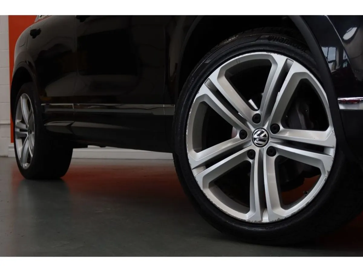 Volkswagen Touareg 3.0tdi 262BHP V6 5DR Auto  74 - Image 2