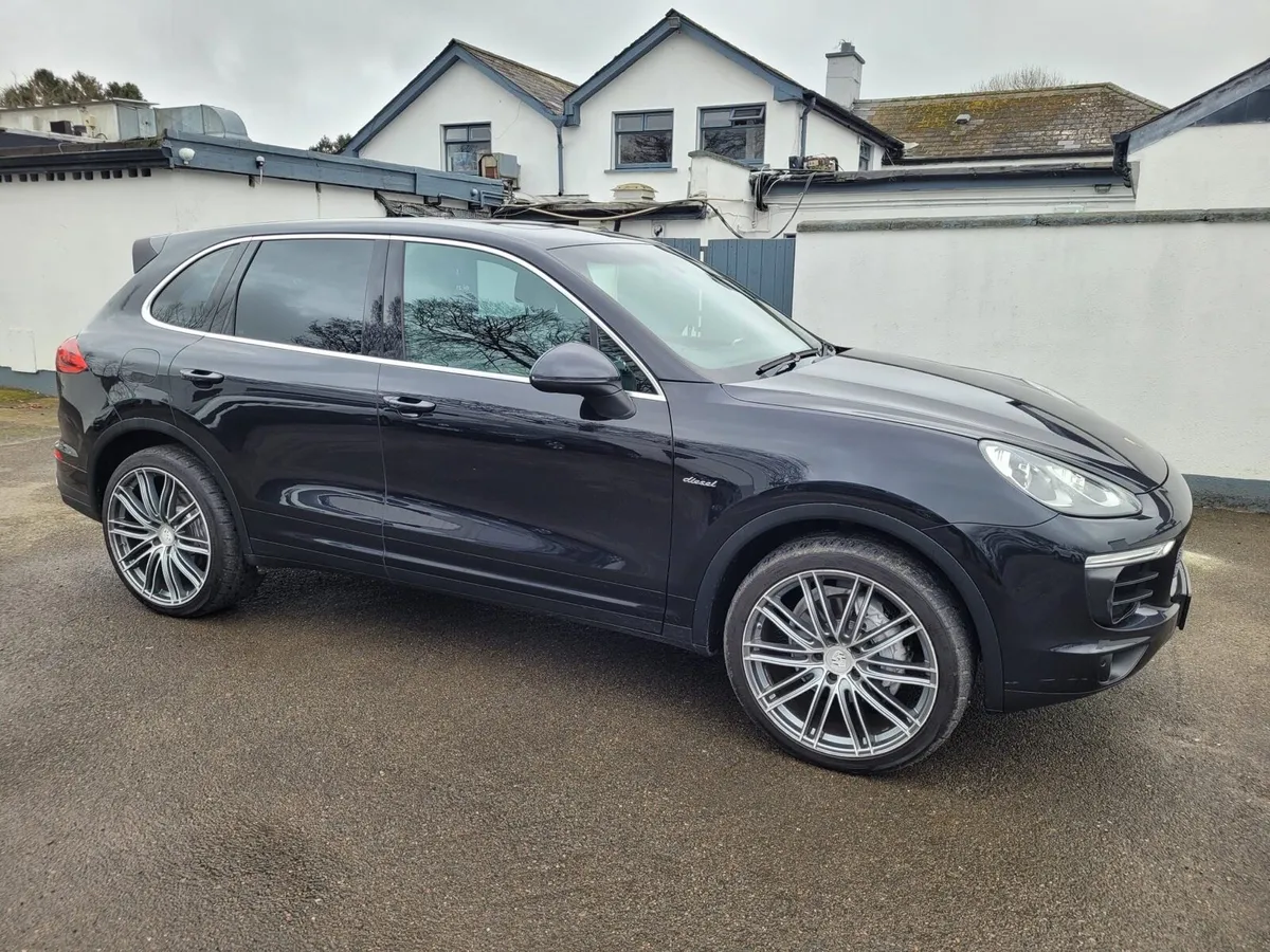 2015 Porsche Cayenne 3.0D - Image 1