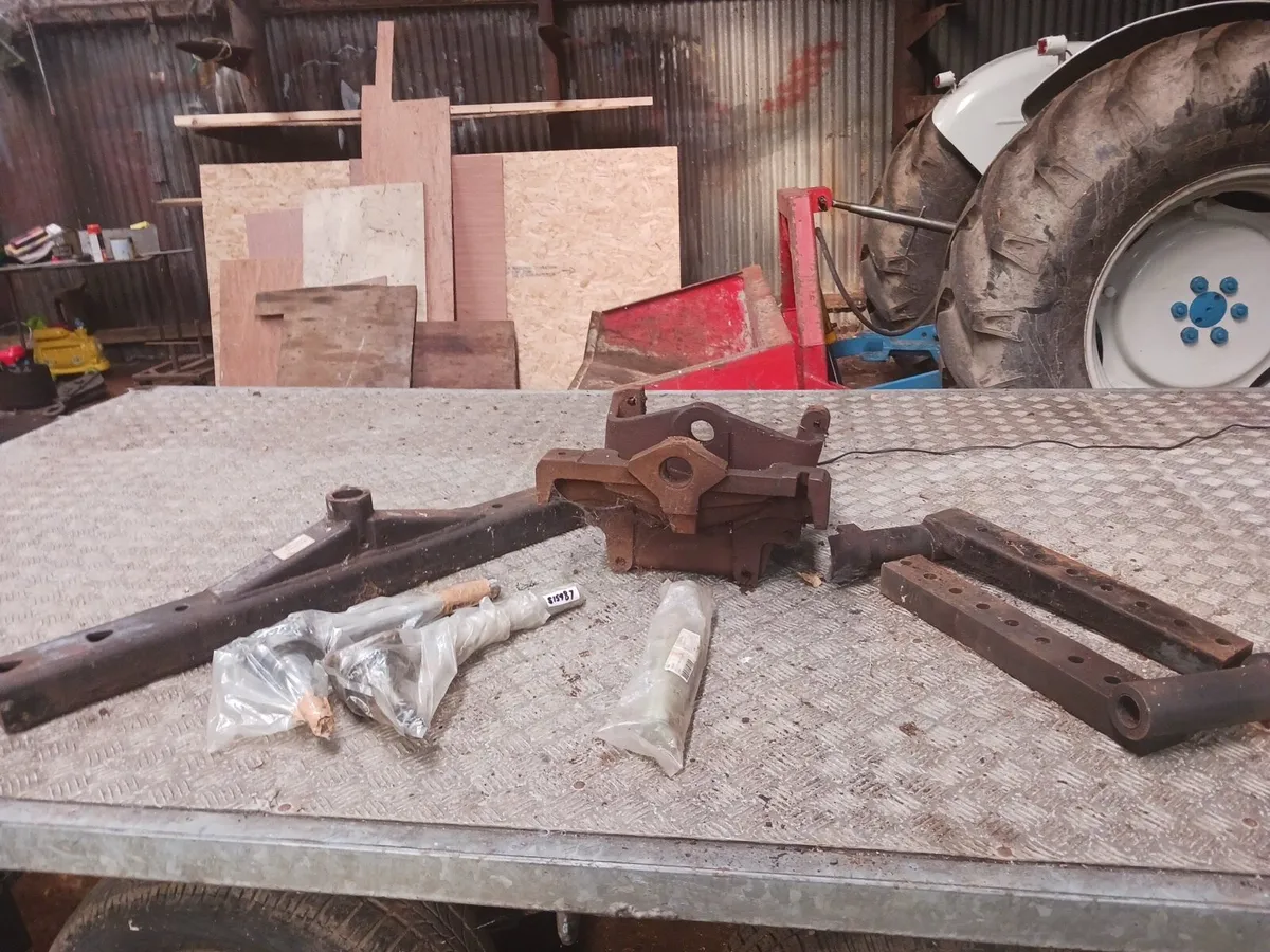 Tractor parts - Image 2