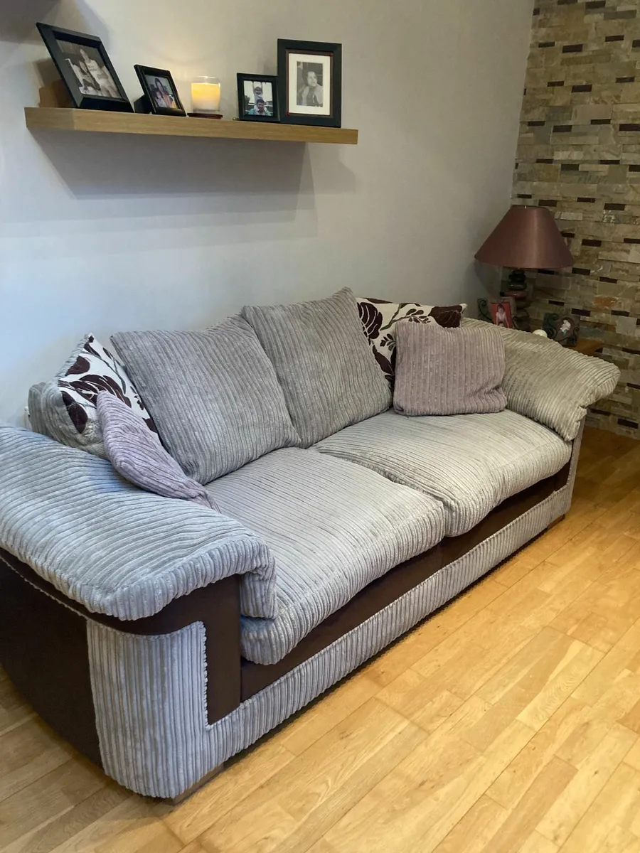 4 Seater Sofa and 2 Cuddle Chairs - Image 2