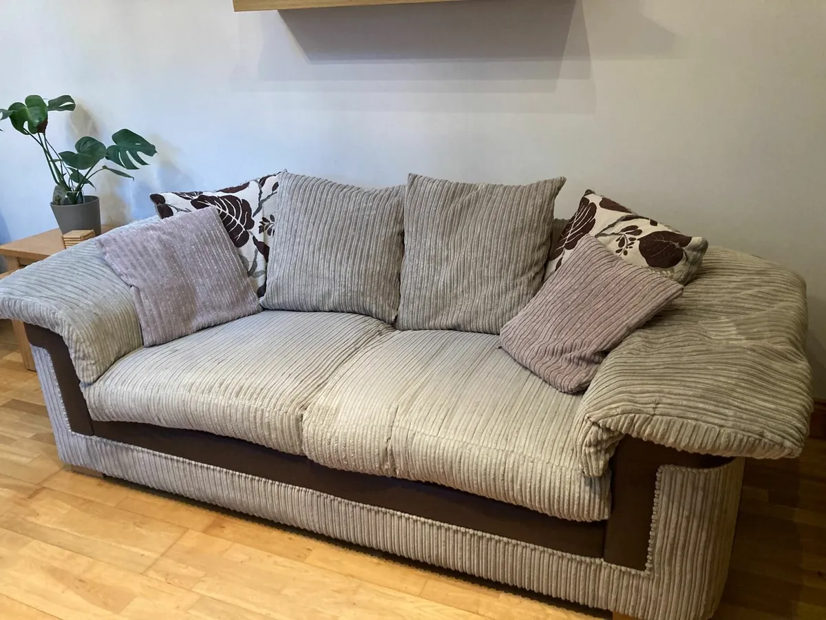 4 Seater Sofa and 2 Cuddle Chairs - Image 4