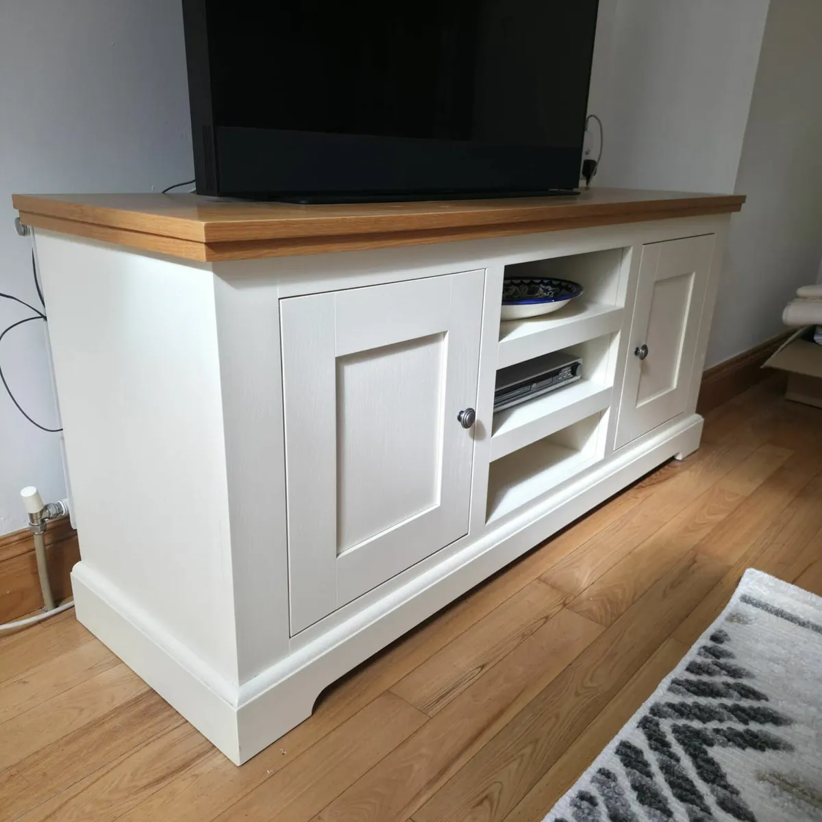 2 Door Sideboard Cabinet - Image 2