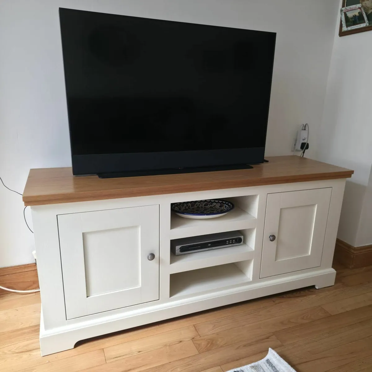 2 Door Sideboard Cabinet - Image 4