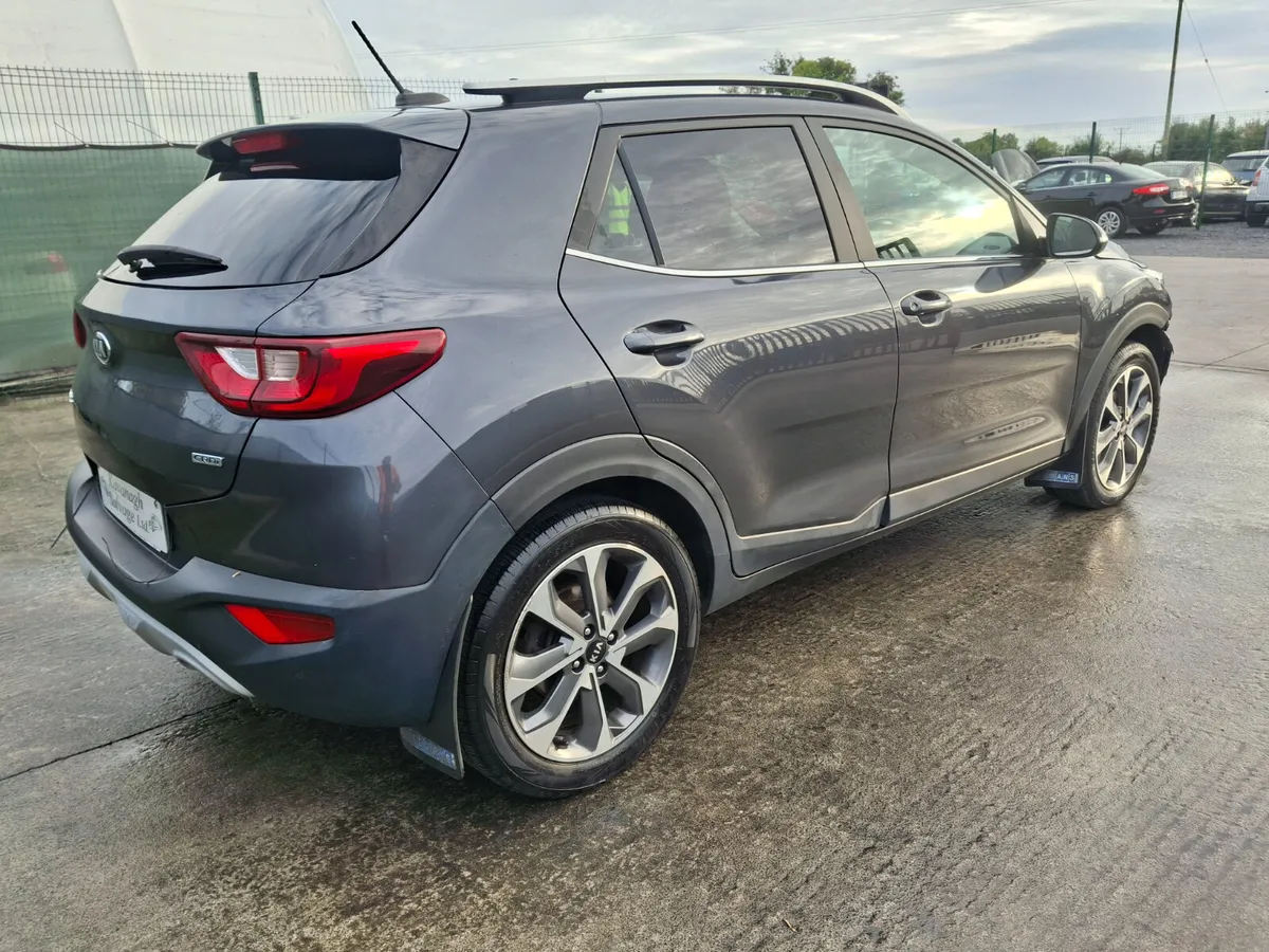 201 Kia Stonic 1.6 Diesel Light Damage - Image 4