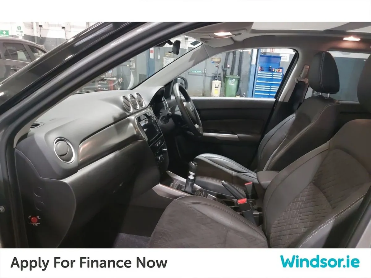 Suzuki Vitara 1.4 Hybrid SZ4 MT - Image 2