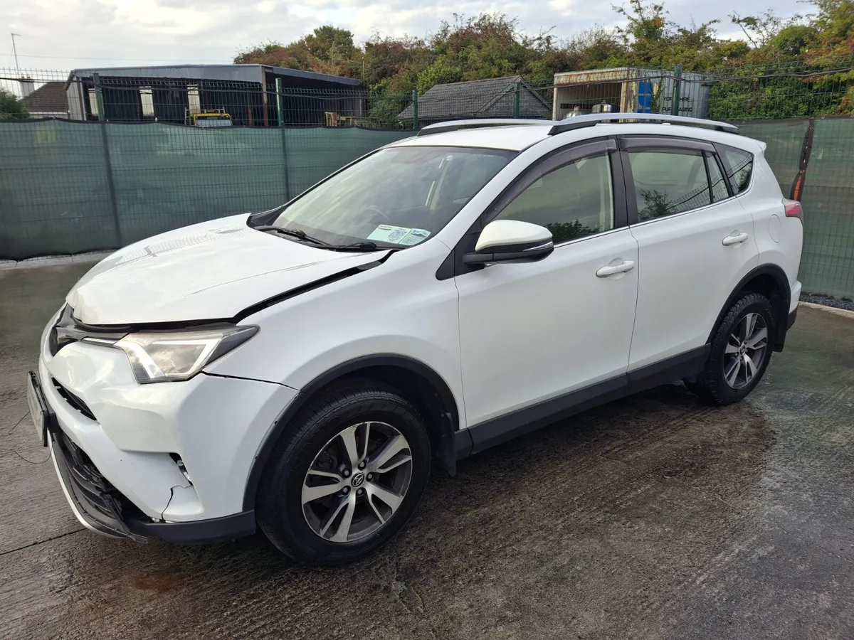 162 Toyota Rav-4  2.0 D4D.light Damage - Image 2