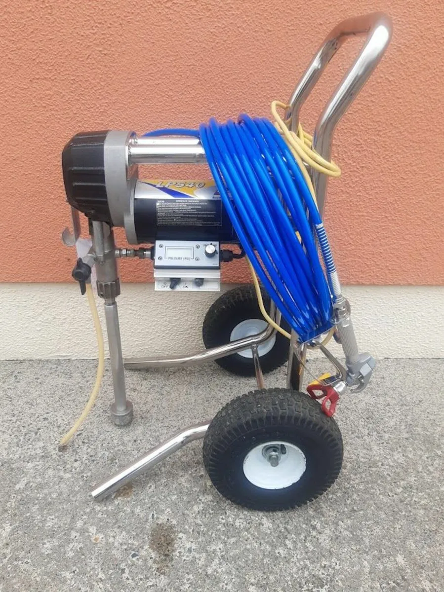 Airless paint sprayer - Image 1