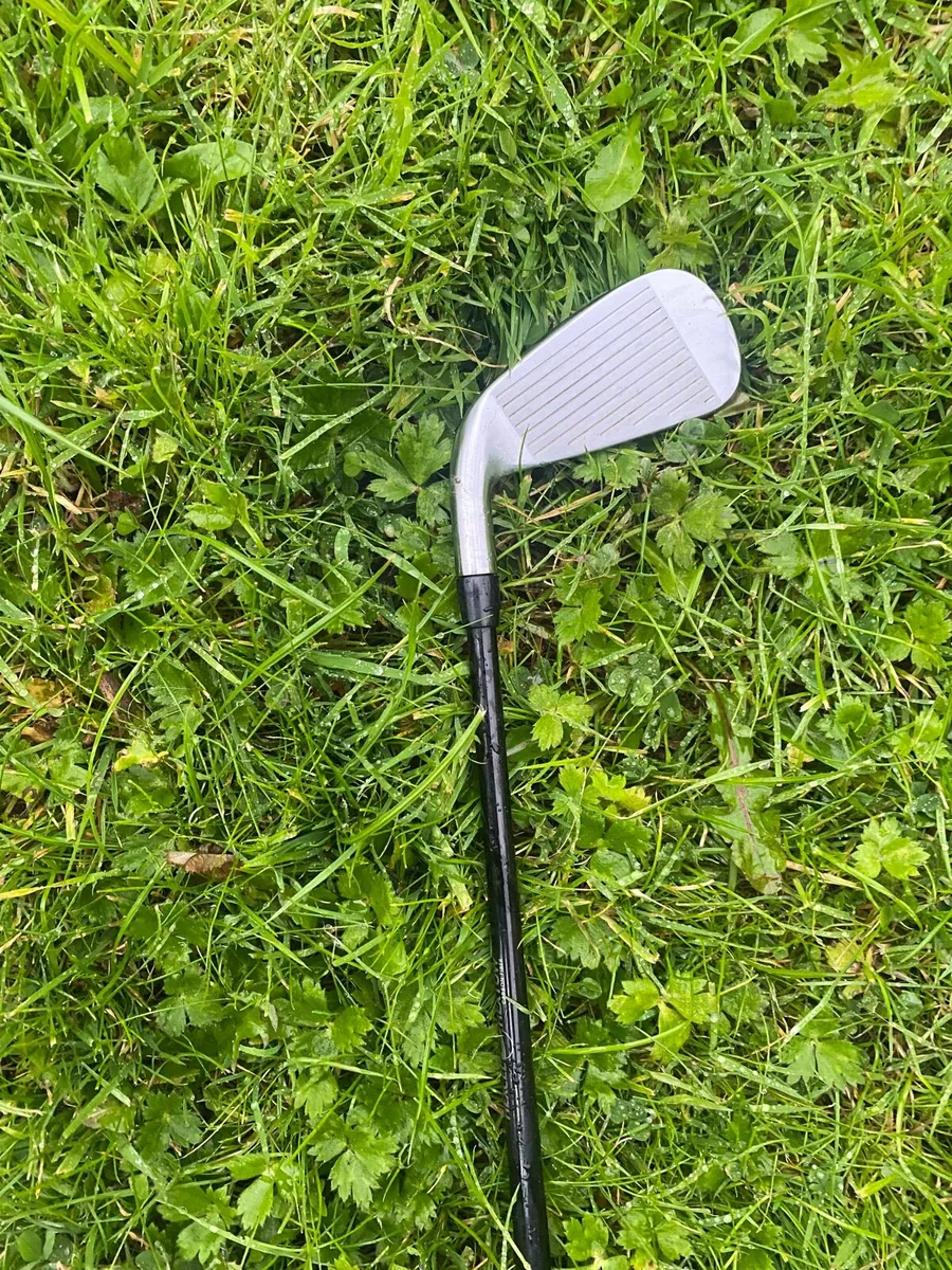 Titleist u505 1 iron - Image 2