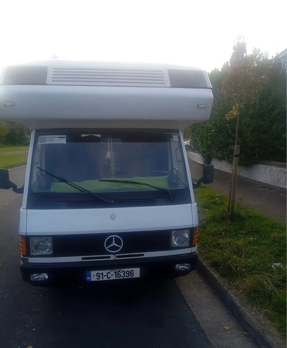 91 Mercedes Karamann 4-5 berth - Image 2