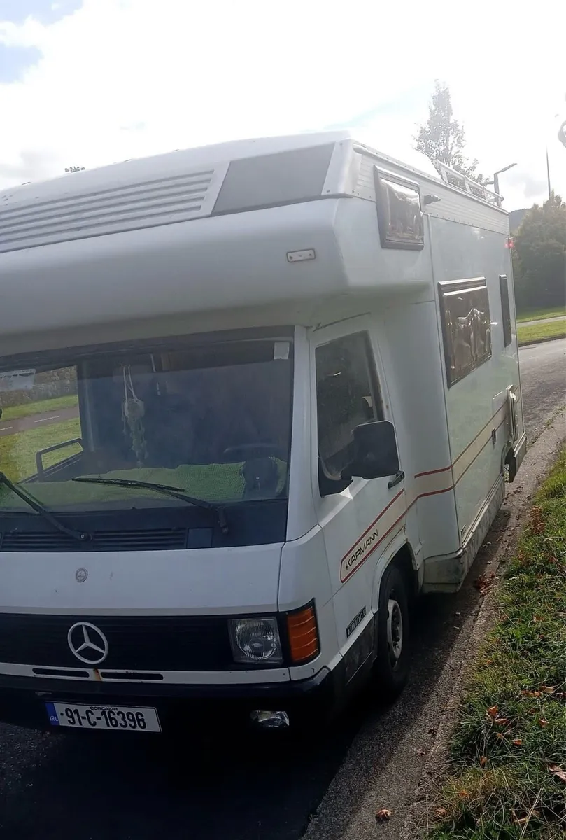 91 Mercedes Karamann 4-5 berth - Image 3