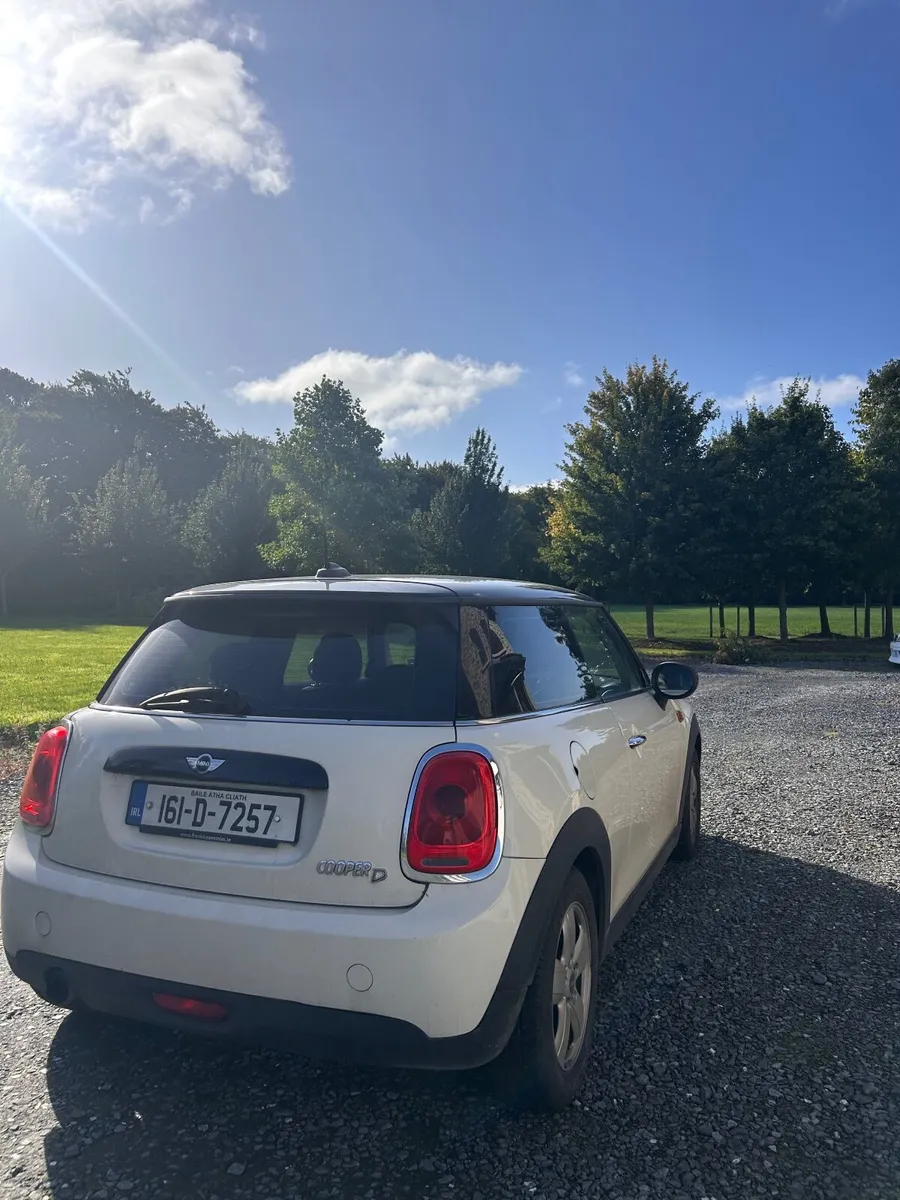 Mini Cooper 2016 - Image 2