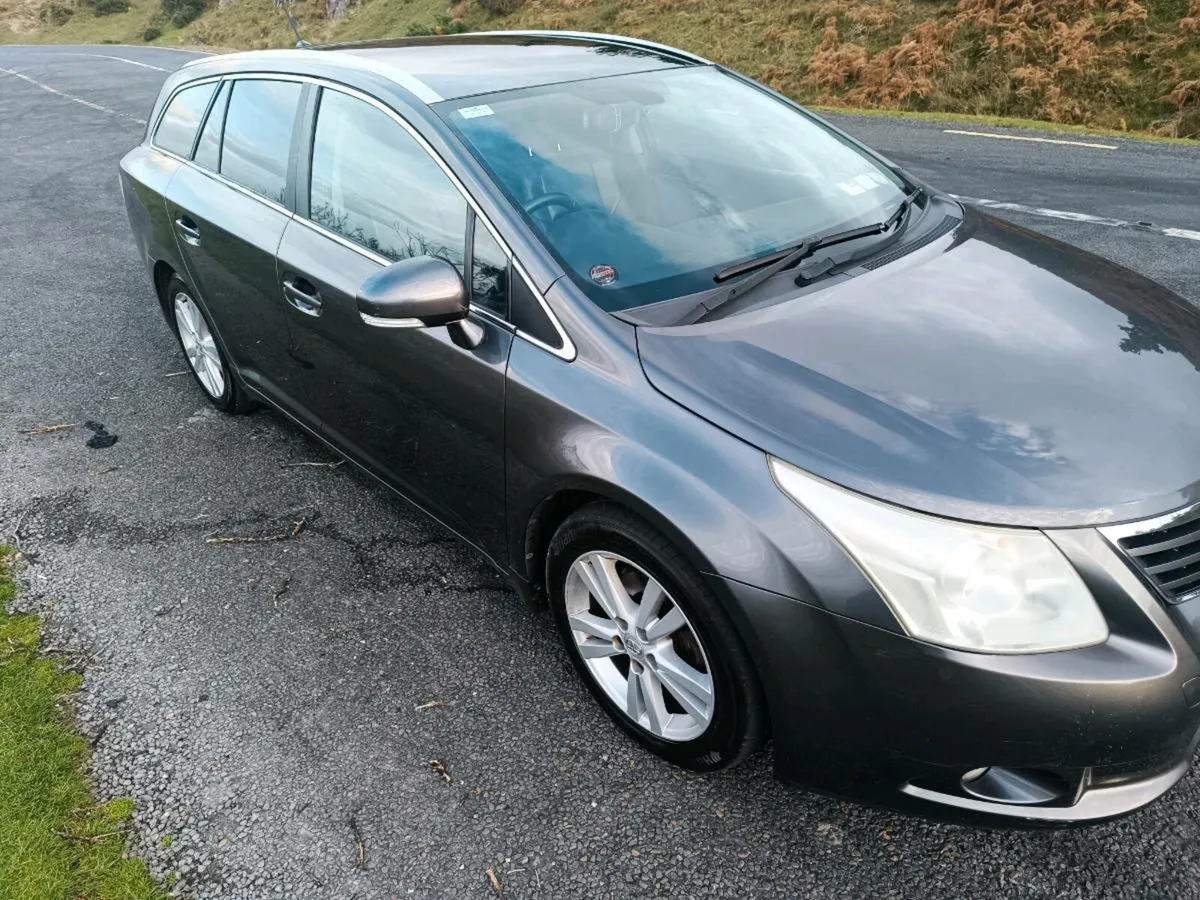 Toyota Avensis High Spec - Image 2