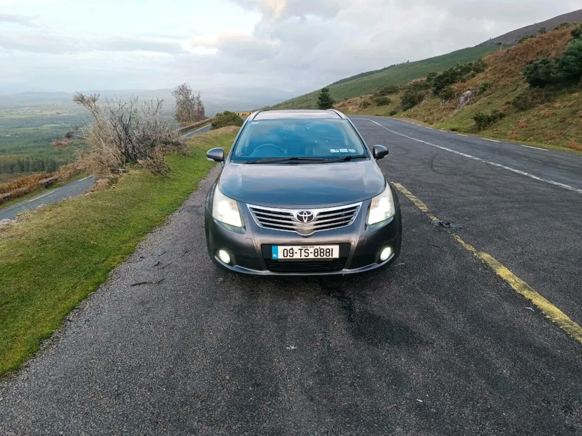 Toyota Avensis High Spec - Image 4
