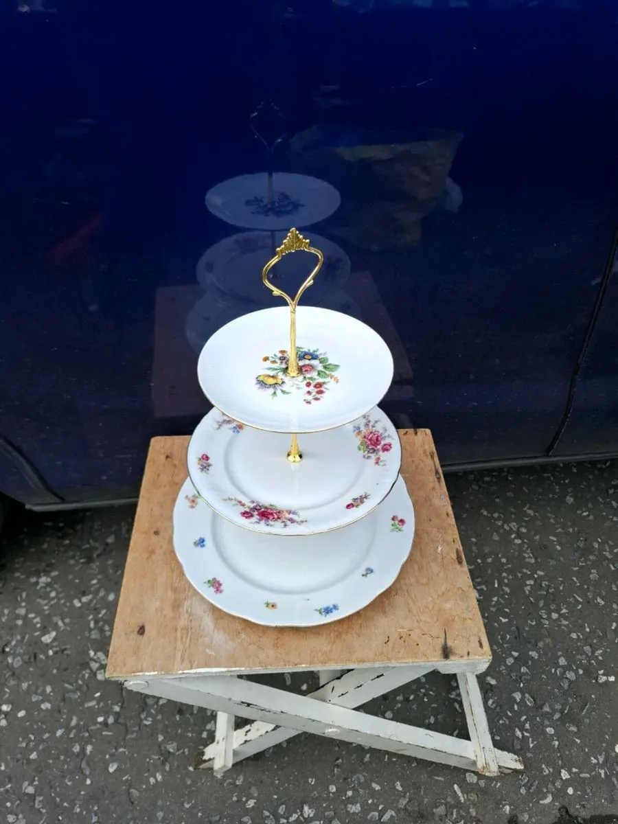 3 tiers china floral cake stand postage possible