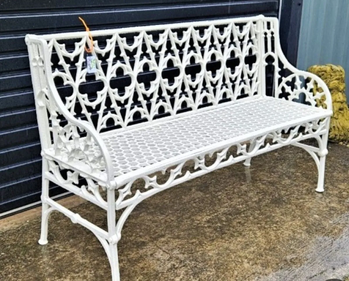 Garden  bench solid cast iron very very heavy - Image 1