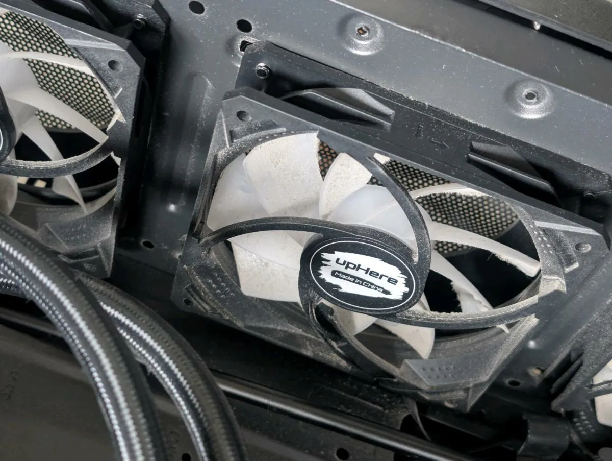PC Mid ATX Case + X2 Liquid Coolers + Fans *READ* - Image 4