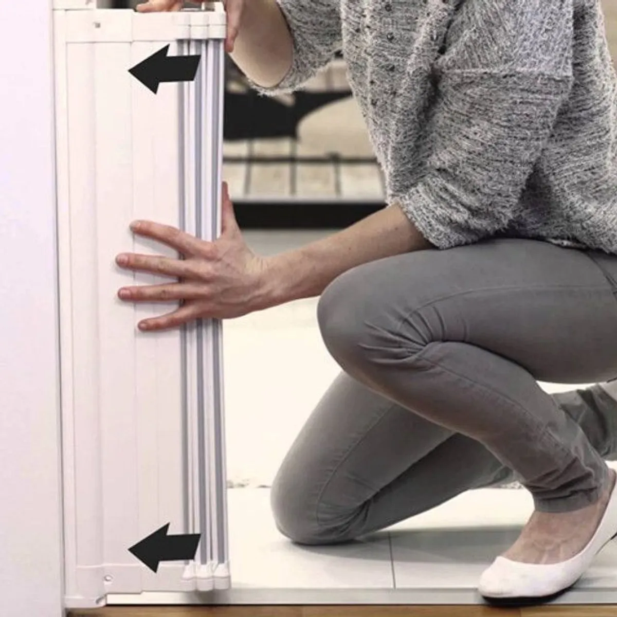 BabyDan Guard Me, Auto Retractable Stair Gate, Fits openings between 55-89 cm/21.65-25 in, White, Made in Denmark - Baby Gate/Safety Gate (Pet Gate/Dog gate) - Image 2