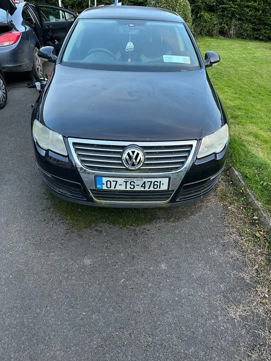 Volkswagen Passat - Image 1
