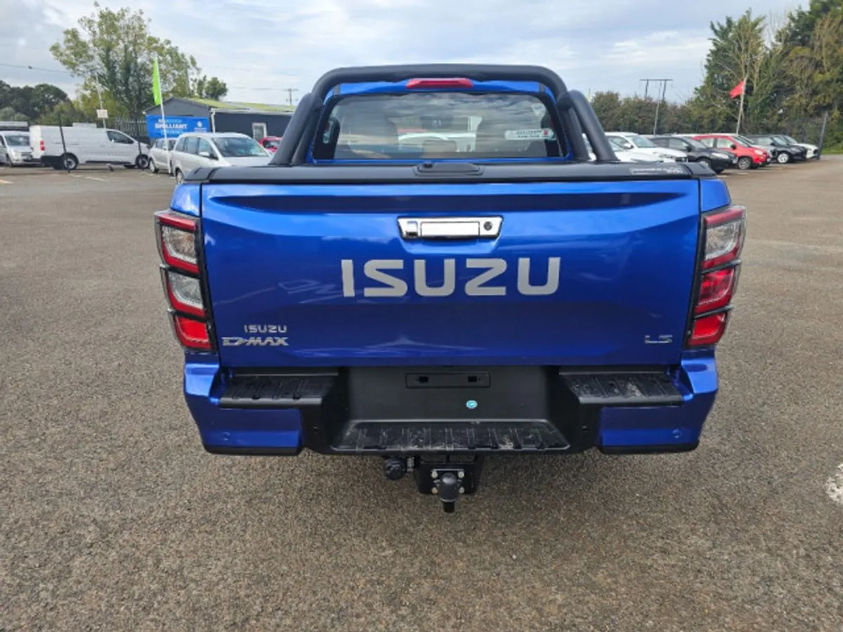 Isuzu D-Max Automatic - Image 4
