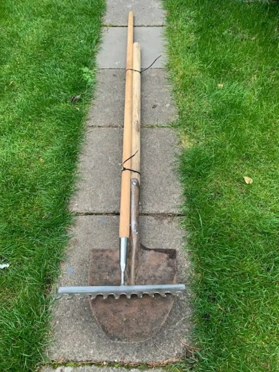 Garden Rake and shovel - Image 3