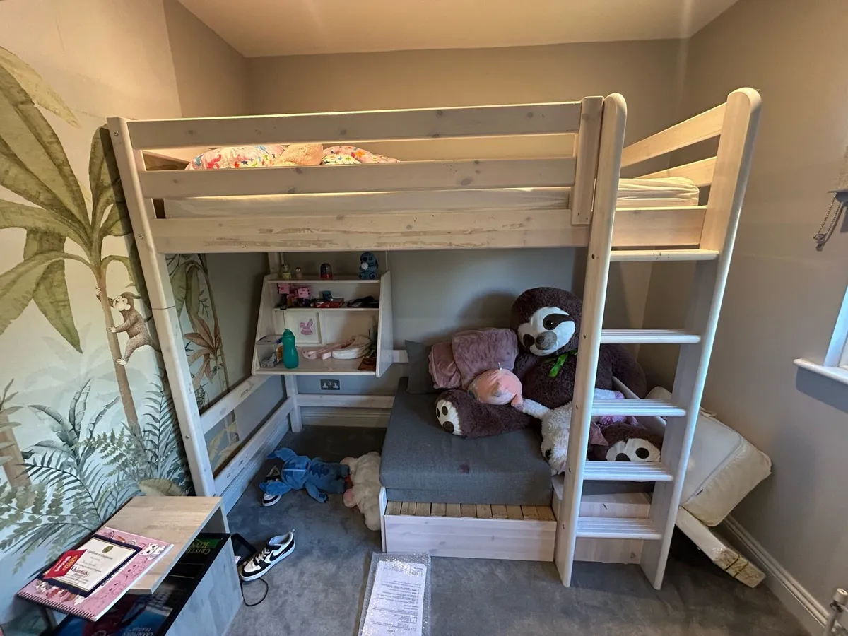 Bunk bed - Image 1