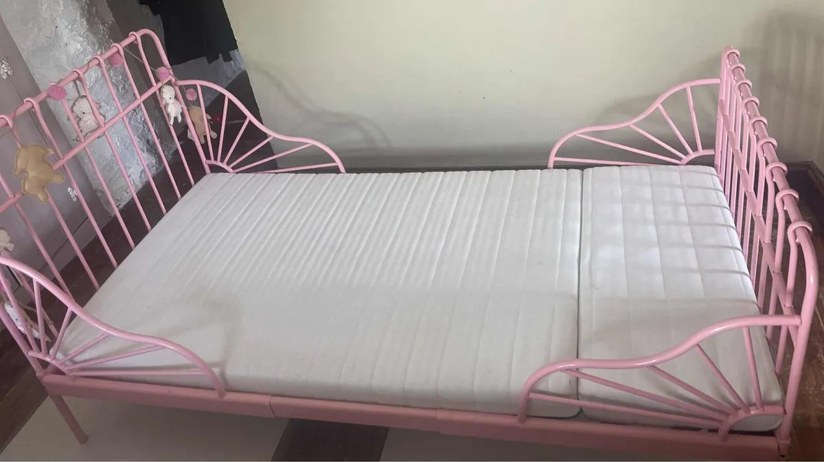 Toddler bed - Image 1