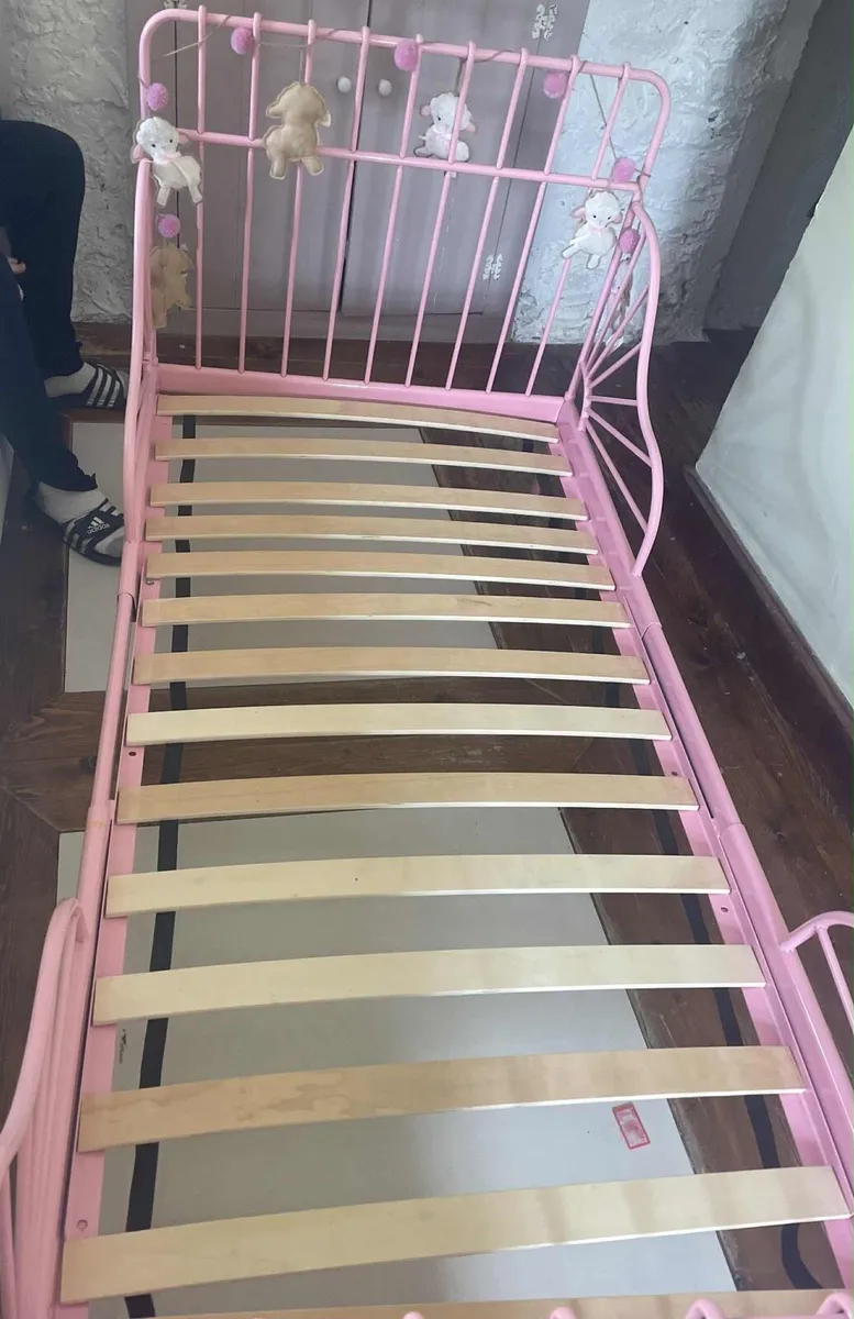 Toddler bed - Image 2