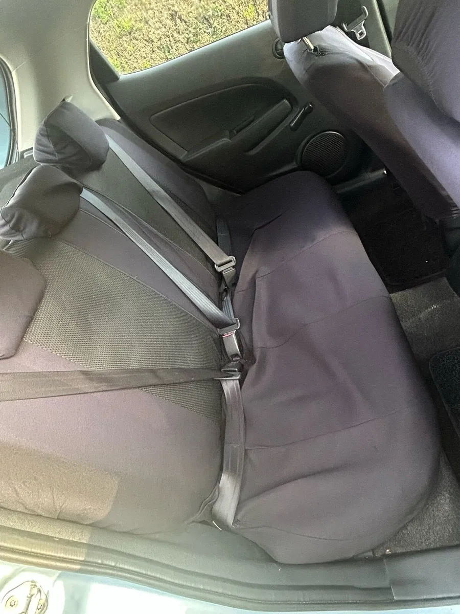 Mazda 2 - Image 2