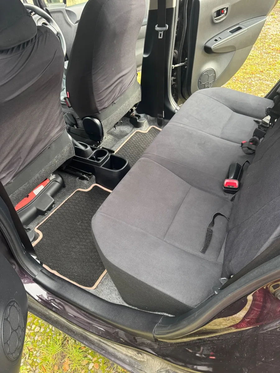 Toyota Vitz 2013 - Image 4