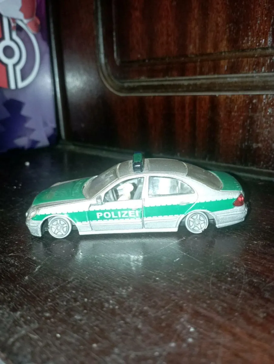 MERCEDES BENZ E 500 SIKO POLIZEI DIE-CAST MODEL - Image 4