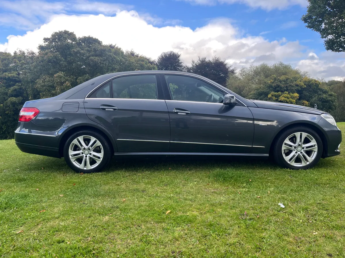2010 Mercedes E200 CDi 89k kms 1 family owned - Image 4