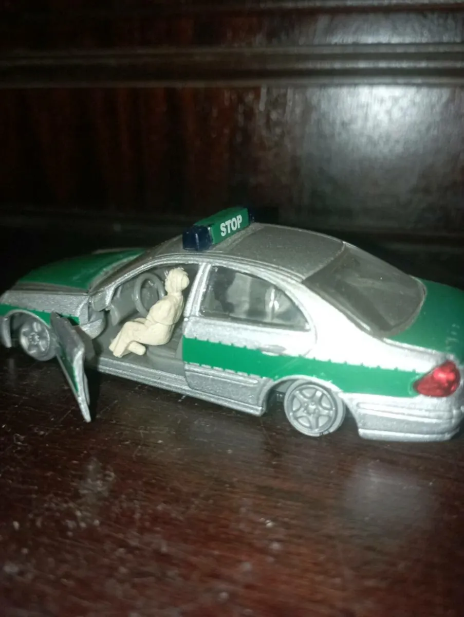MERCEDES BENZ E 500 SIKO POLIZEI DIE-CAST MODEL - Image 1