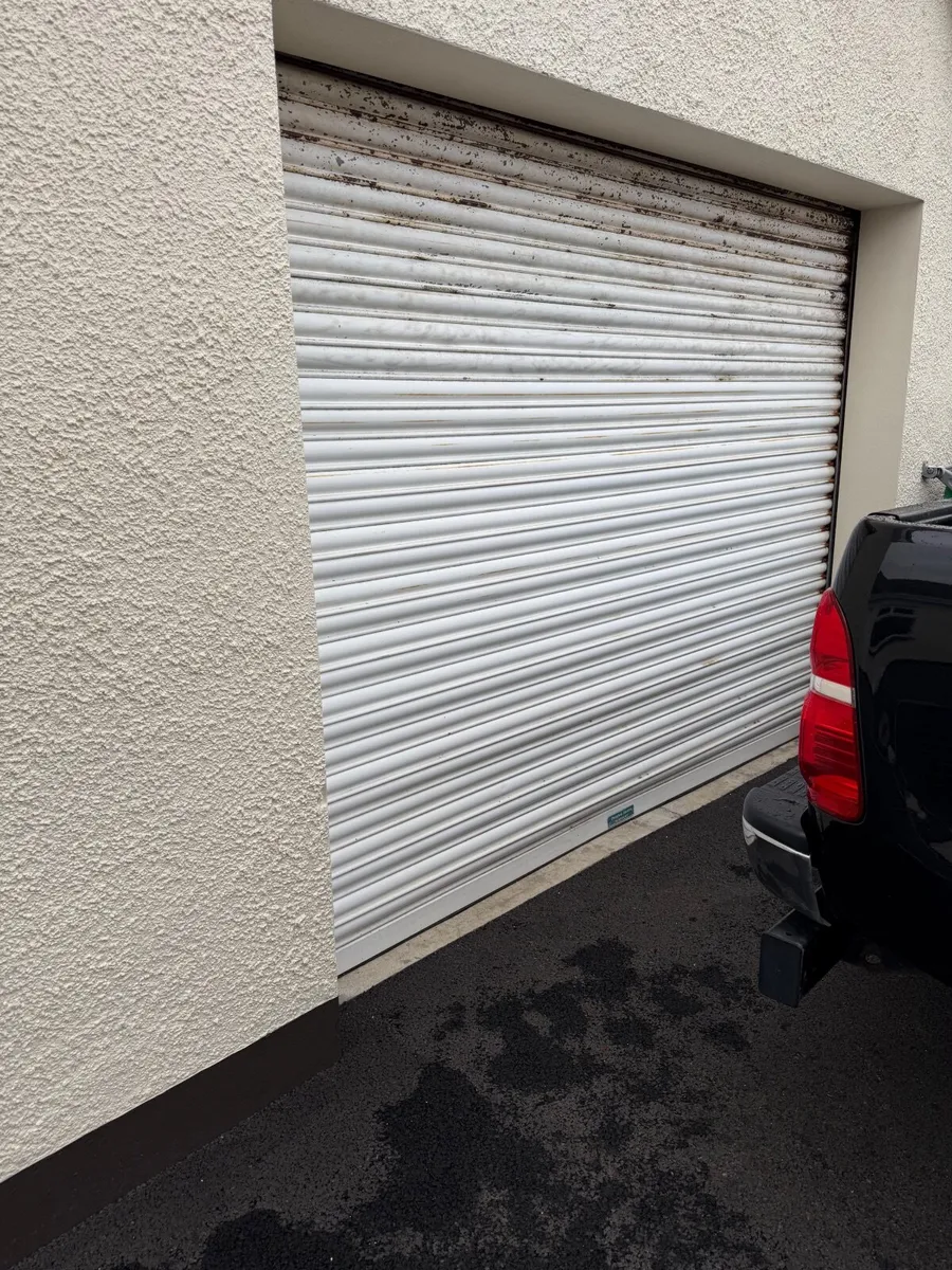 Remote control Electric garage door - Image 1