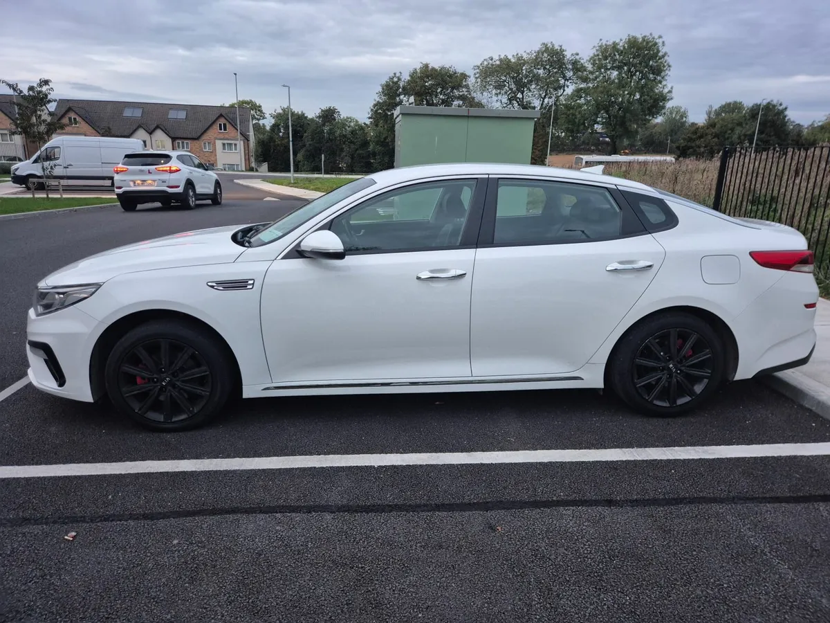 Kia Optima 2019 - Image 2