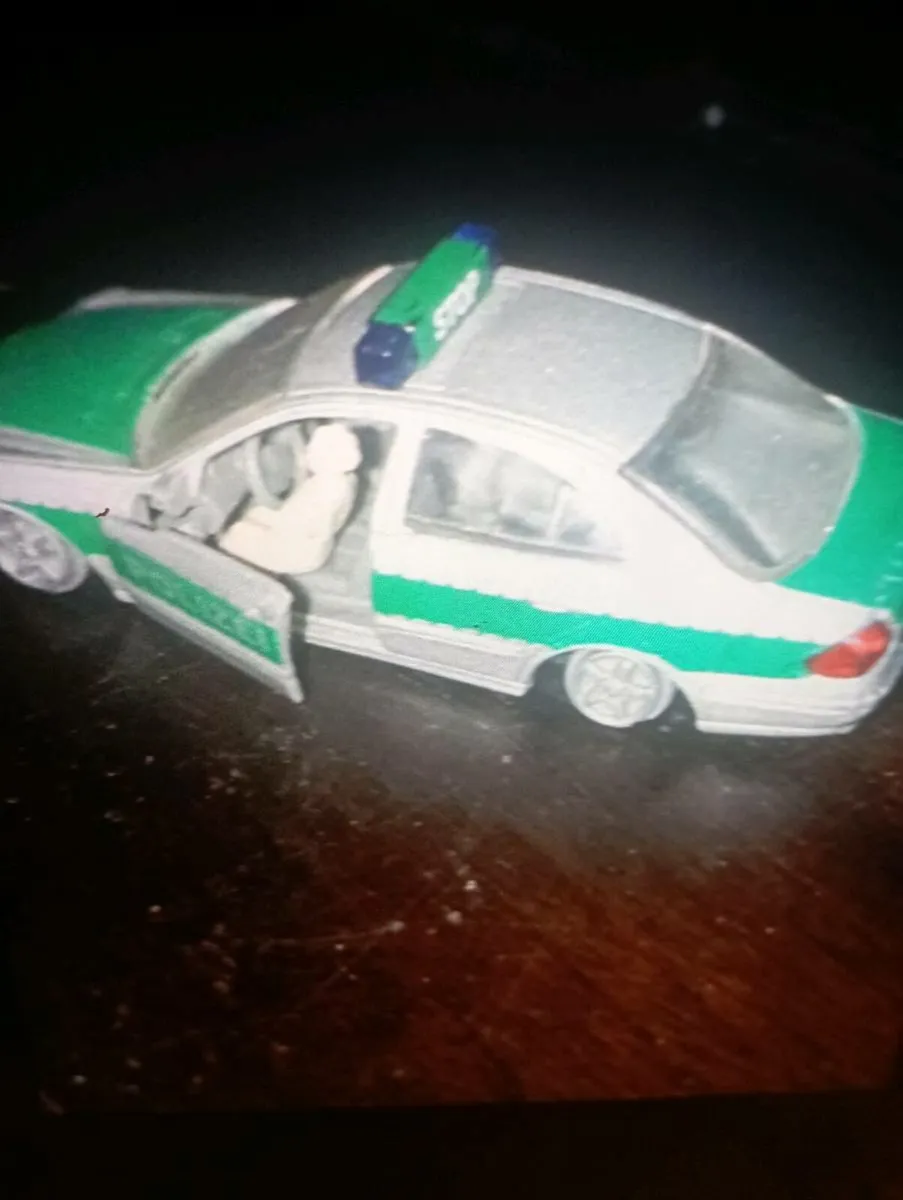 MERCEDES BENZ E 500 SIKO POLIZEI DIE-CAST MODEL - Image 2