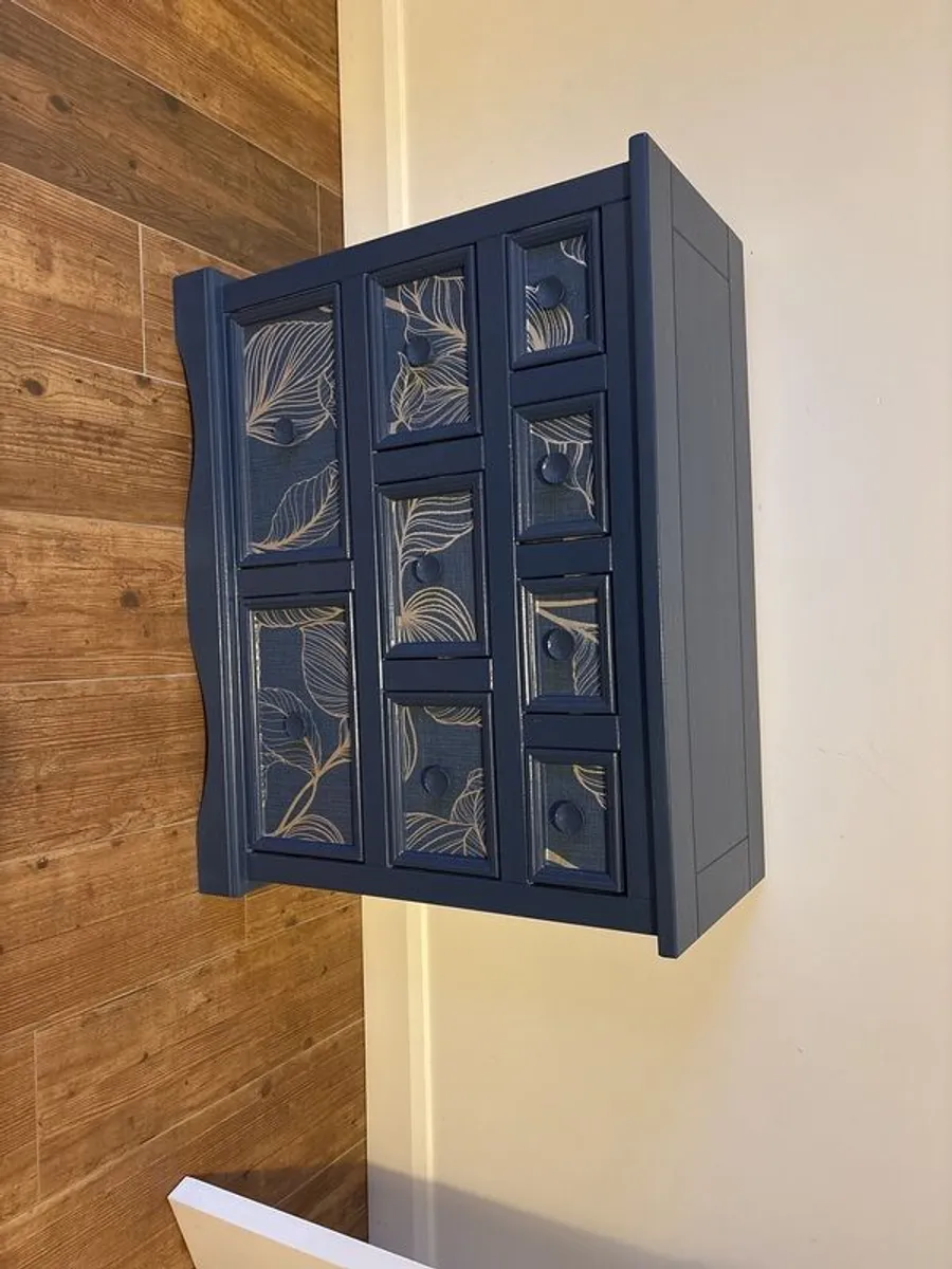 Chest of drawers - Image 1