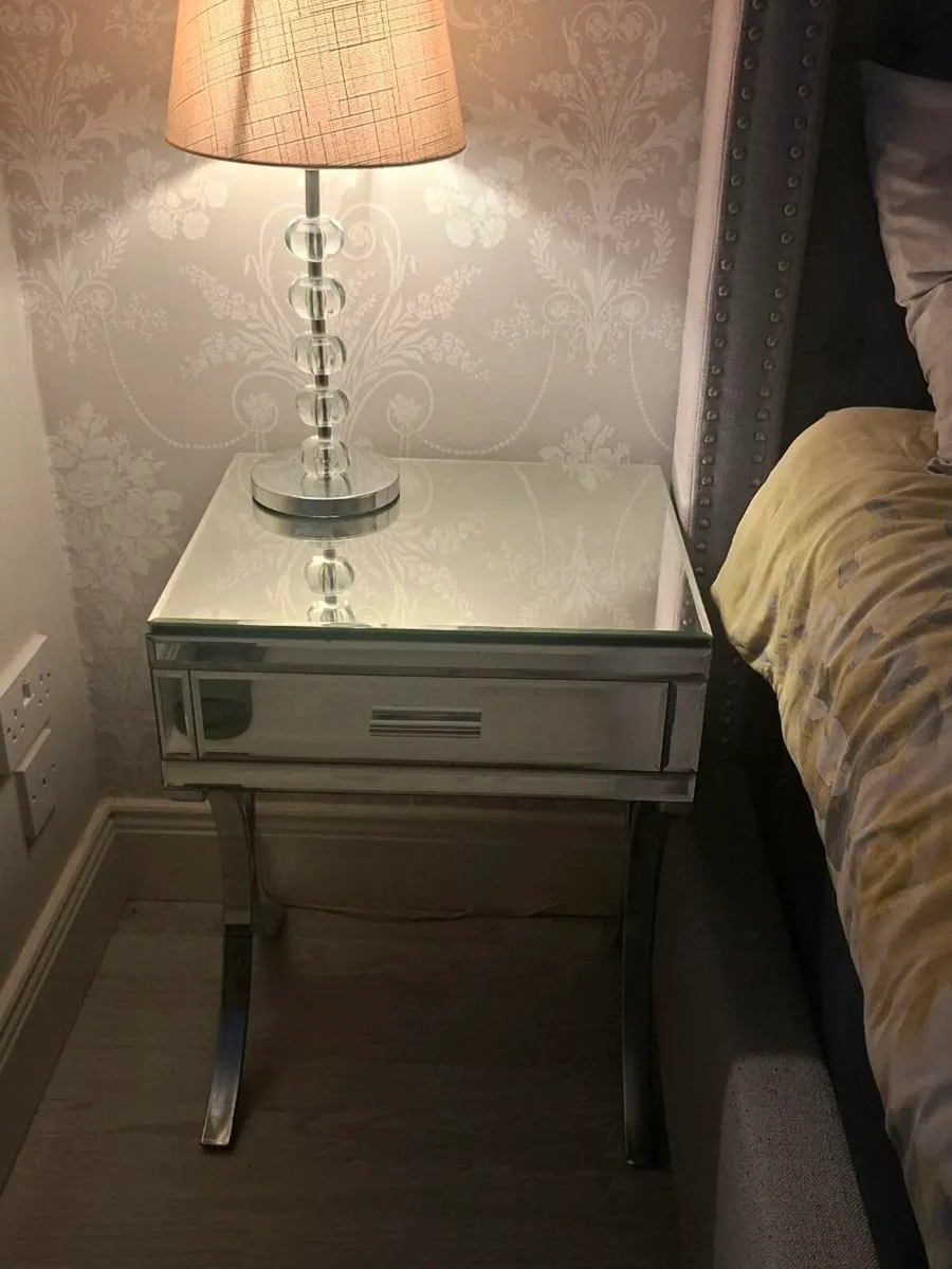 2x mirrored bedside lockers - Image 3