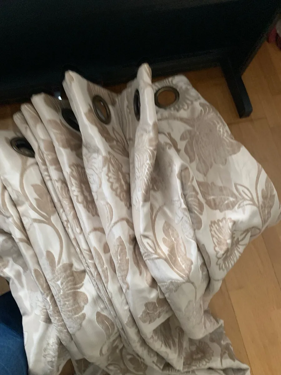 Curtains - Image 1