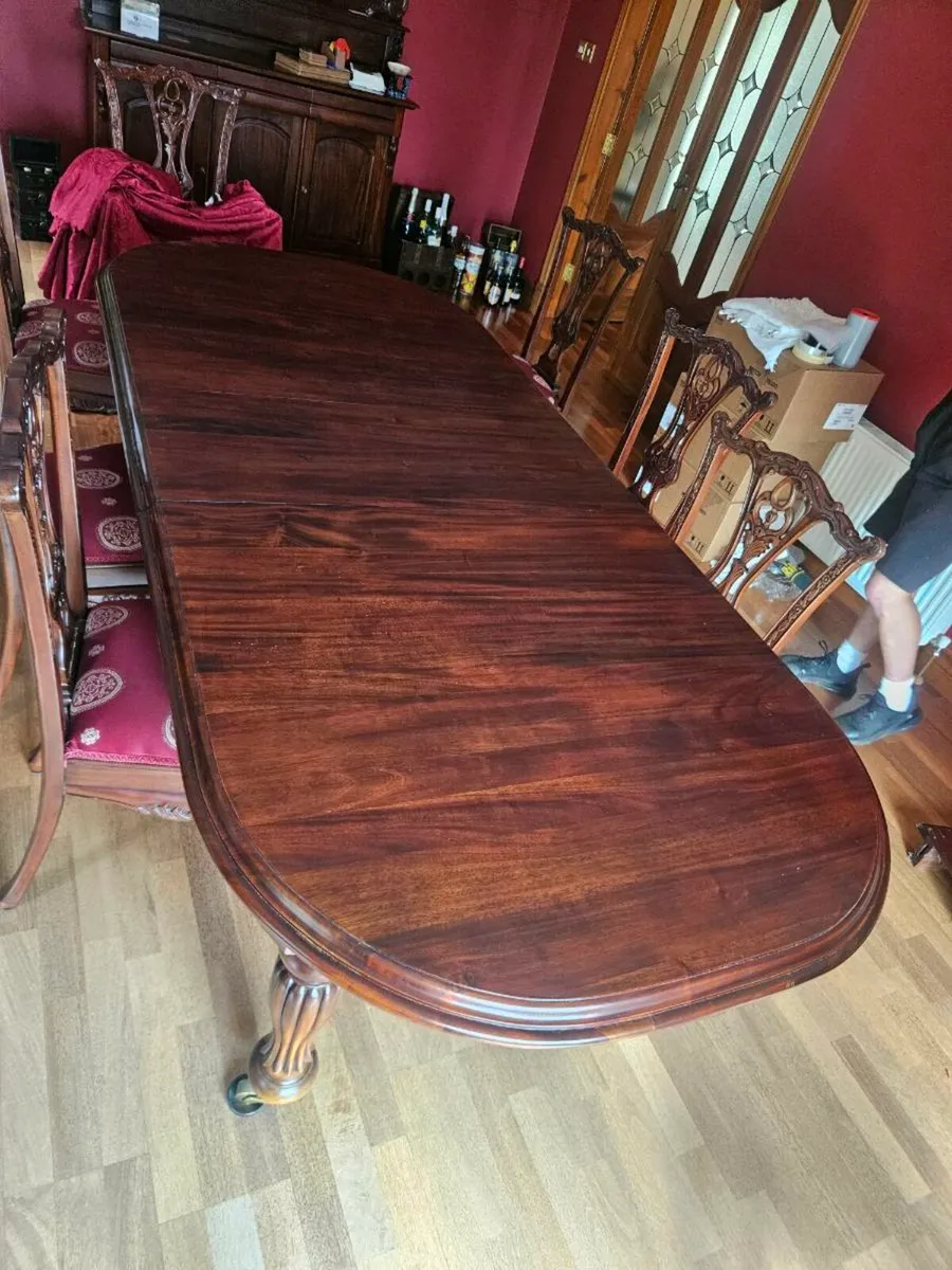 Dining table - Image 1