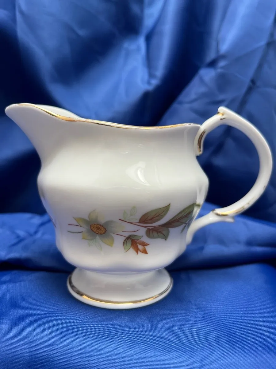Arklow sugar bowl and jug - Image 4