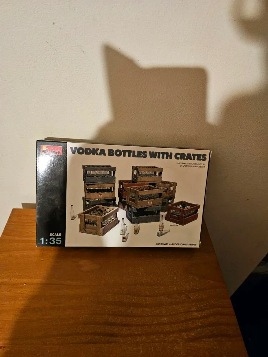 Airfix Miniart Vodka Bottles with Crates