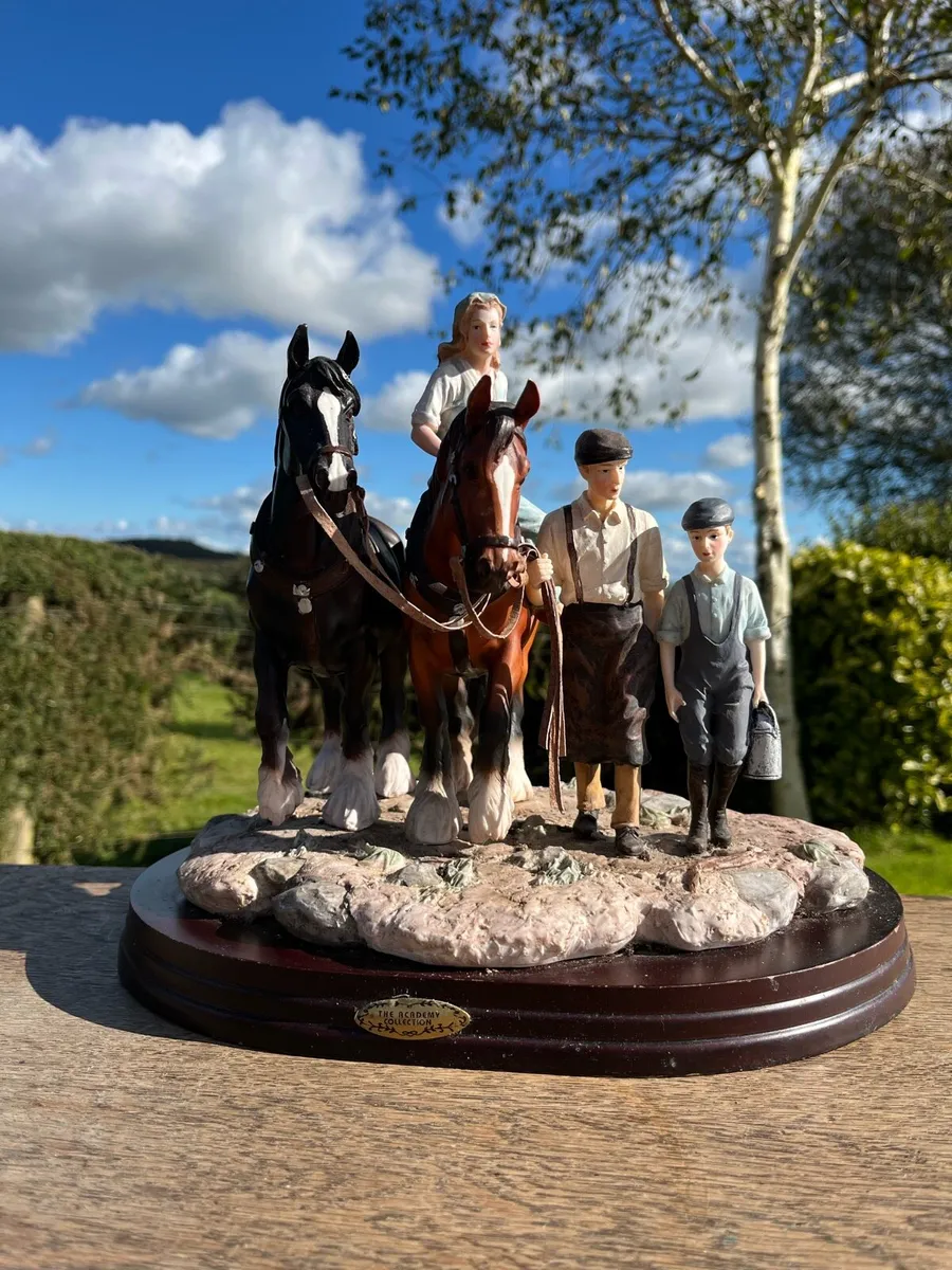 The academy collection vintage sculpture - Image 1