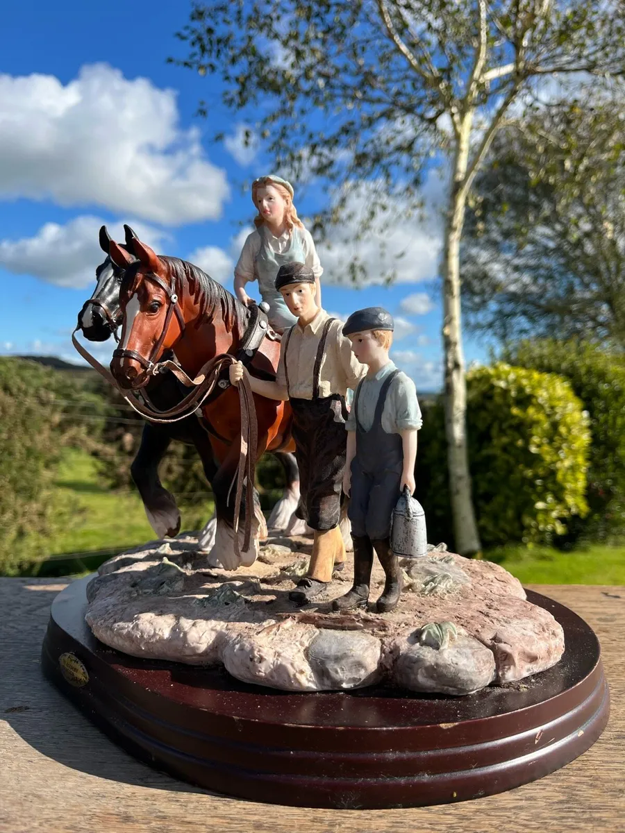 The academy collection vintage sculpture - Image 2