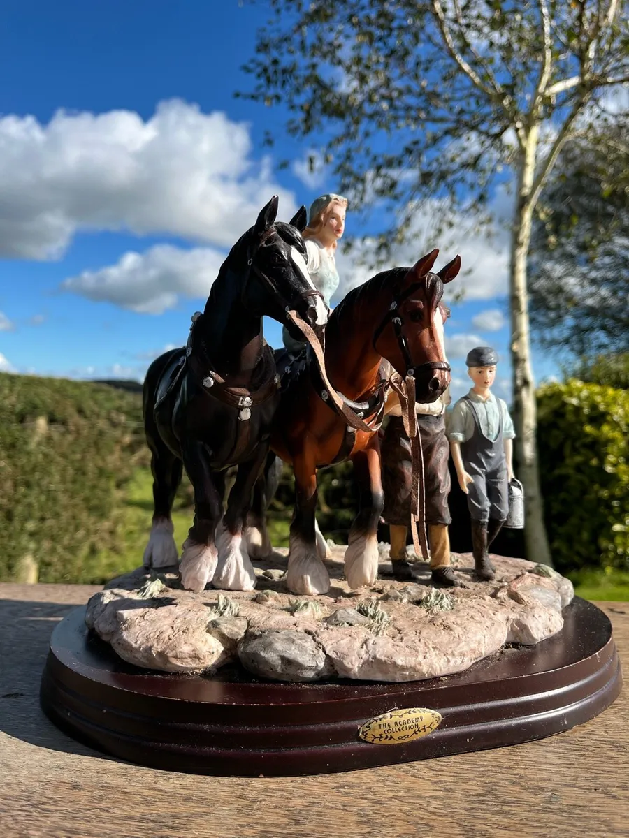 The academy collection vintage sculpture - Image 3