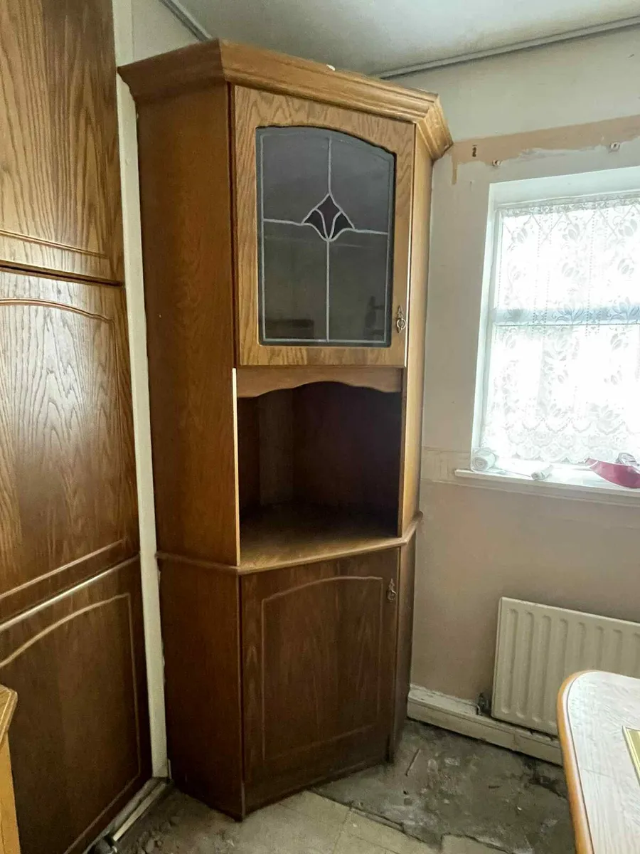 2 corner units , 1 centre unit and dresser - Image 2