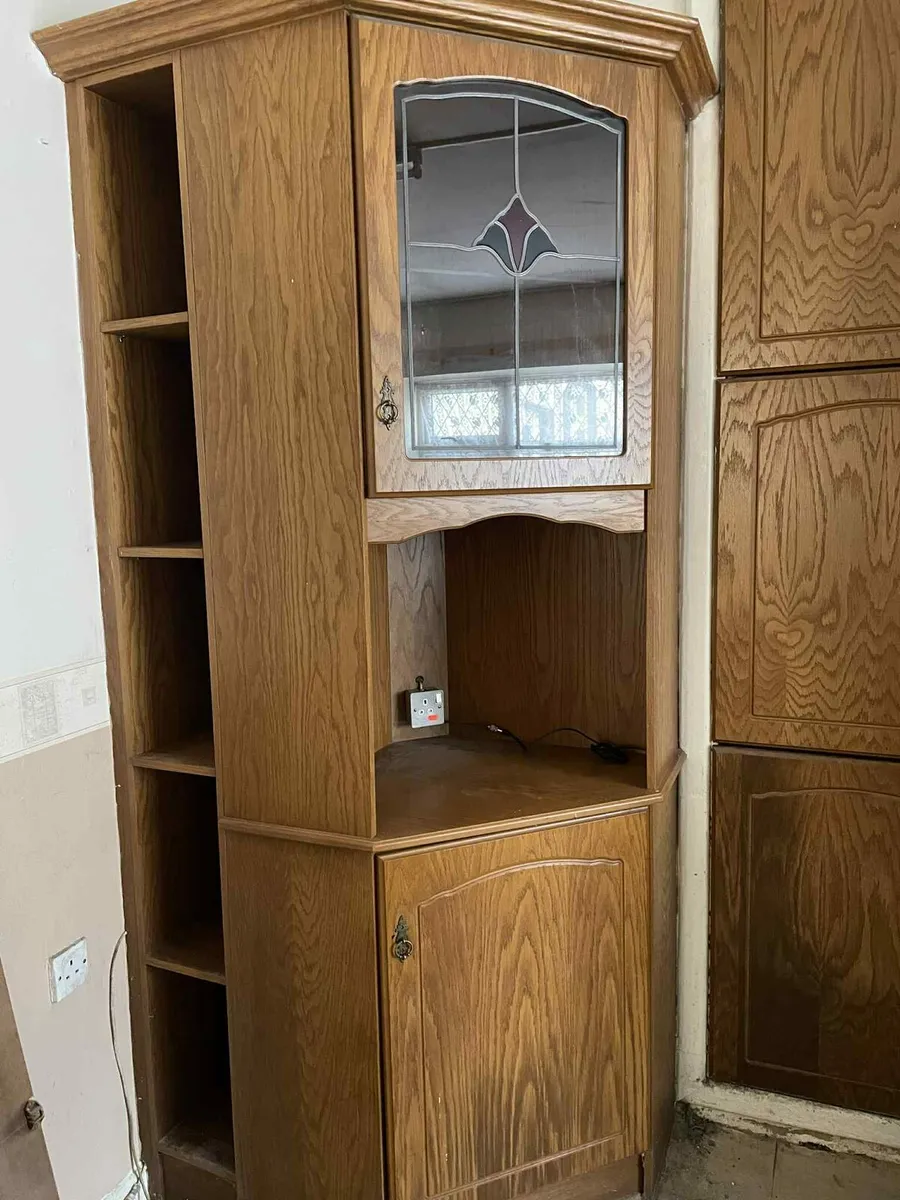 2 corner units , 1 centre unit and dresser - Image 4
