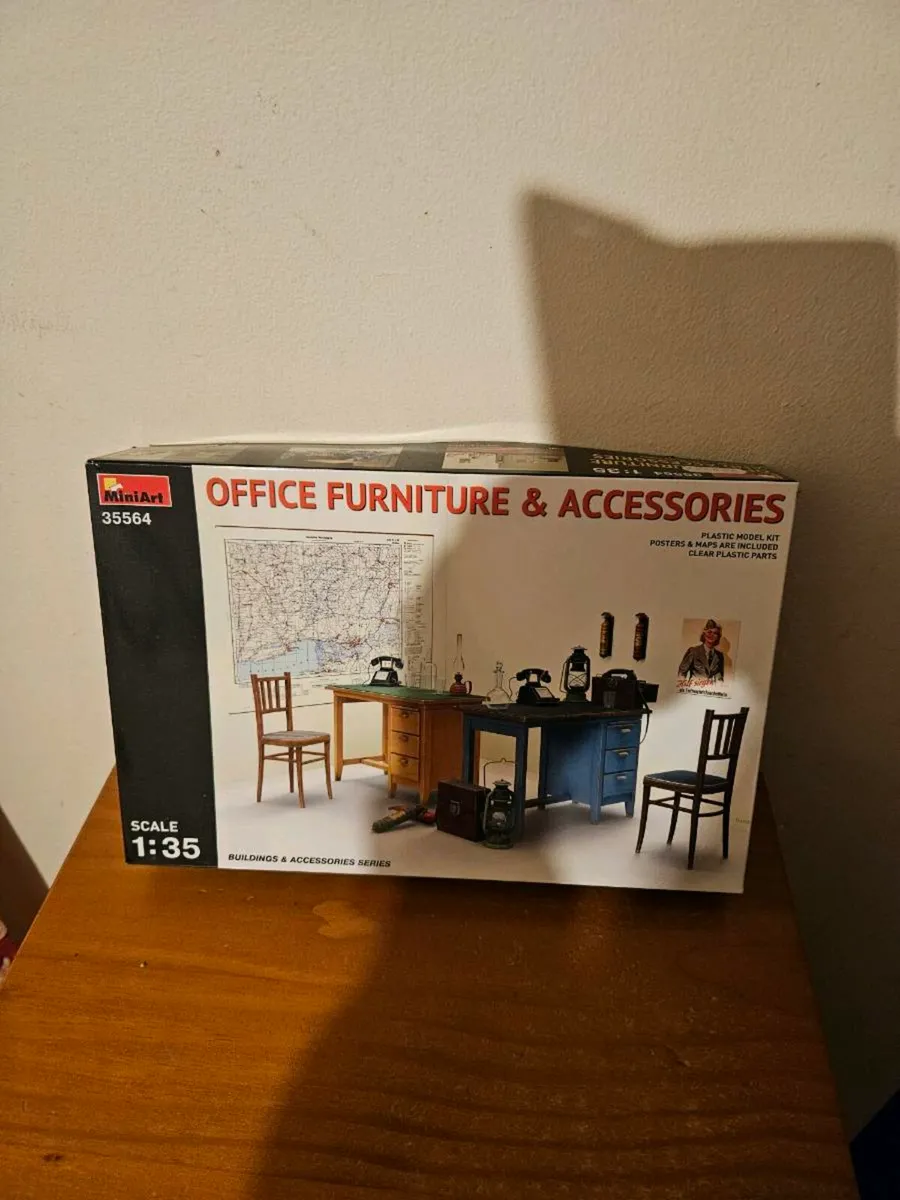 Airfix Miniart Office Furniture