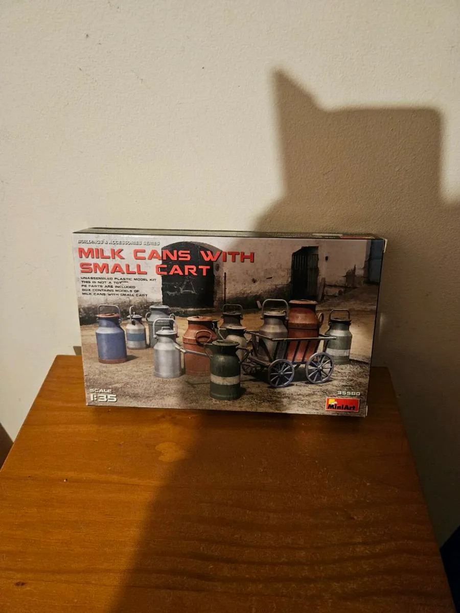 Airfix Miniart Milk Cans with Cart