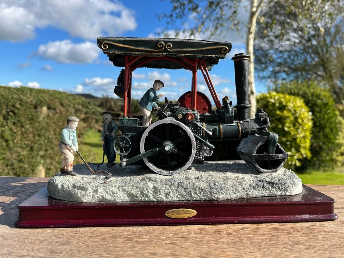 The Juliana Collection Steam Engine - Image 1